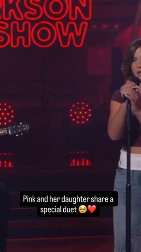 We’re still thinking about this incredible duet between Pink and her daughter Willow 🥹 the pair shared some beautiful harmonies with the world as Pink kicked off her week guest-hosting The Kelly Clarkson Show 🎵 Head to the link in our bio for all the details 📲 🎥: @kellyclarksonshow | HELLO!