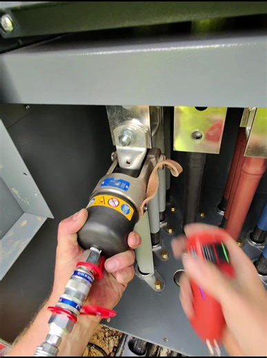 Glanding and Crimping 630 mm² LV Copper Cable with Hilti NUN 10K