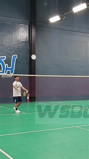 Mastering the Backhand Smash in Badminton