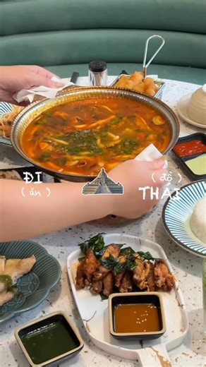 BẾP THÁI KOH YAM on Instagram: "Mùa của những phép màu đã bắt đầu tại Koh Yam với ưu đãi Giảm 50% Gà áp lạnh và loạt món ngon say quên lối về! Đặt bàn thưởng thức món ngay: m.me/kohyamthai #kohyam #thaifood #christmas #noel #LightUpYourChristmas"