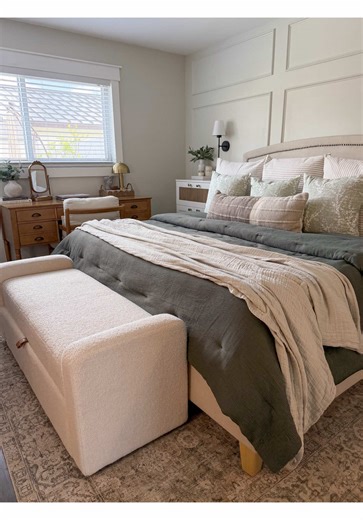 Did you know that people who make their bed daily are more likely to feel productive for the rest of the day? Making my bed always makes me feel like I have my life together 🤣 Bedding is from @linensandhutch use code GRISEL for a huge savings #bedding #beddingrefresh