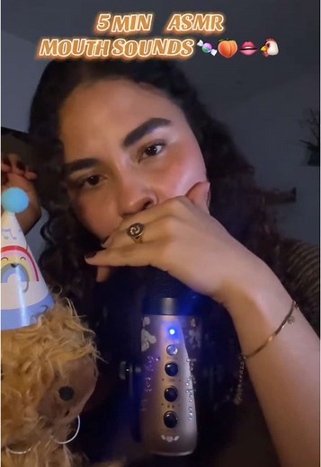 My first 5min ASMR video on TikTok🎙️🌛💤(with my new mic!!). Thank you for watching, comment what you’d like to see next! Don’t forget to follow for weekly ASMR📹. Sweet dreams, besitos. 1:05 eating gummies 👄. 1:40 Tapping and eating Minecraft squish toy🐔. 4:50 More mouth sounds 🤤. YouTube: Tati’s ASMR (Link in bio) Subscribe for upcoming videos :^ #asmrsounds #asmr #fyp #asmrtiktoks #parati #youtubers #sleepy #mouthsounds #minecraft #gummies #fluffycow #cutee #night #dream