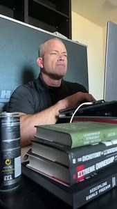 Live Extreme Ownership Academy Session with @jockowillink and @davidrberke Jocko Willink, co-author of Extreme Ownership, discusses leadership obstacles in the workplace at home. #ExtremeOwnership #Academy | Echelon Front