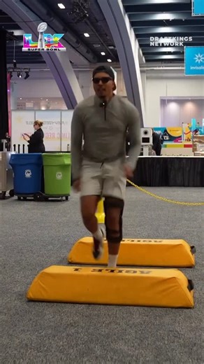 @utworldwidesports on Instagram: "Anyone need a last minute free agent pick up? @seahawks @patriots 👀 6’3 220 @billtrice31 with his @draftkingsnetwork NFL combine film, call us. We ready for the Super Bowl, get him a helmet and pads! 😭😭😭😭 #utsportsmedia #nfl #seahawks #patriots"