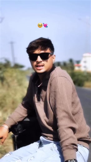 MR.BHONSALE👑😎 on Instagram: "🫂💘#trendingreels #reelitfeelit #explorepage"