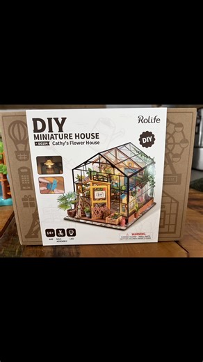 Cathy’s flower house 🪴 🪏 🌱 ##miniaturehouse #DIY #rolife #miniature #cathysflowerhouse