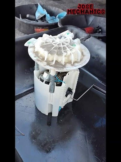 Dodge Journey fuel pump #josemechanics #viralvideo #fyp #diy #fuelpump #bombadegasolina #dodge