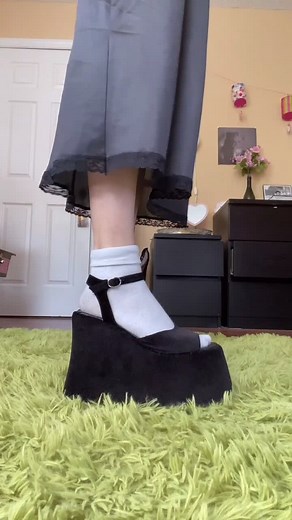 Answer to @elisabeth.bckr I also have some vans #springoutfit #lookbook #fyp #unif #boots #fashionschool #fashion #ootd