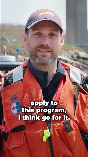 Apply to our Inshore Rescue Boat Student Program