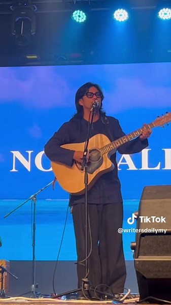 Noh Salleh Performs Nirmala Live at Gema Pekik Palu 2025