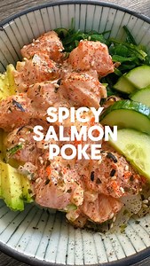 163K views · 33K reactions | Easy spicy salmon poke time! Sushi grade salmon 3 tbsp mayo 1/2 tsp sesame oil 1-2 tsp sriracha 1-2 tsp soy sauce 1 tbsp sliced green onion 2 tbsp diced sweet onions 1 tbsp tobiko @ponofoodsco furikake Salt to taste Sesame seeds Eat and enjoy! #spicysalmonpoke #poke #easyrecipe #foodreels | The Tastebud | Facebook