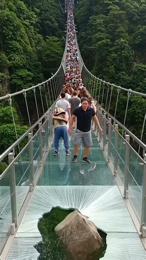 Glass Bridge Collapse Prank 😱 |Crazy VFX Short Video6 #amazingtalent #funny #pranks #comedy #ai #vfx