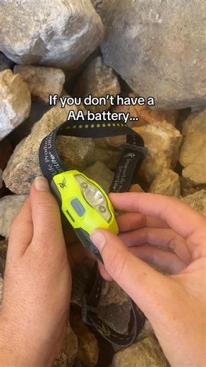 Cool little trick when you don’t have a AA battery. . . . #outdoors #survival #prepper #emergencypreparedness #energizer | Tactical Belle