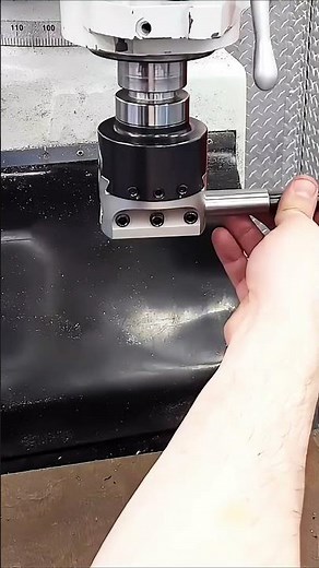 Guide for using a boring head *volume up*