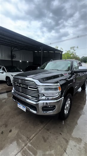 Dodge Ram 2500 Laramie 2022: Potencia y Estilo