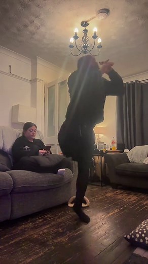 1legdancer (@1legdancer123)’s video of leg dance left and right