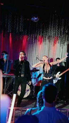 Rumours Band Performs Fleetwood Mac’s “Dreams” 🎶✨