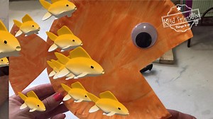 How to make a paper plate fish craft. Full instructions: ▶ https://kidfriendlythingstodo.com/easy-paper-plate-fish-craft-for-kids-kid-friendly-things-to-do/ | Kid Friendly Things To Do