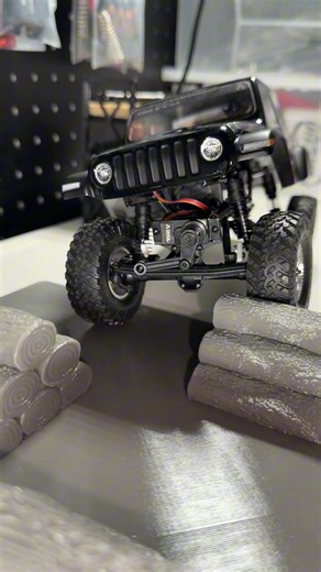 SCX-24 53MM LT THREADED SHOCKS Engineered by SOLIDRIGS. • 53mm long-travel geometry • Precision threaded aluminum bodies • Controlled damping for real terrain • Increased articulation without instability • Trail-biased, competition-ready feel 🌐 WEBSITE V www.solidrigsrc.com Built Solid, Performing Rigs #solidrigs #scx24 #microcrawler #teamsolidrigs #performance longtravel trailtuned scalerc sr suspension trail tuned performance