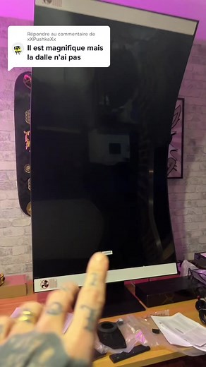 Découverte de l'écran PC Samsung avec dalle mat et boîtier de branchements