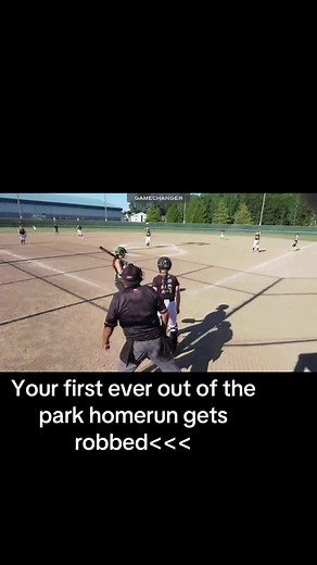 I have to give huge respect to center feild for that! It was so tough to see and watch again, I have been training so much, and I didnt think it was out of the park untill coaches and my dad told me that it was out of the park. We also had bases loaded too so its such a bummer. #robbed #bombcity #fypage #softball #nodaysoff
