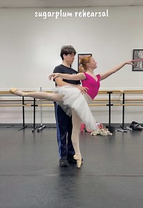 grwm for sugar plum rehearsal! its almost that time of year again ✨🩷🩰 #ballet #ballettok #beauty #athlete #nutcracker @BLOCH Dance @Dae Hair @cocokind