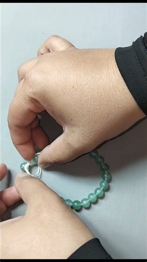 easy handmade bracelets #beadedbracelet #diyjewelry #handmadebracelets #seedbeads #craft #diycrafts