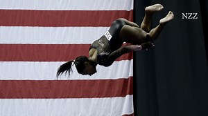 Zwei Salti und drei Schrauben: Simone Biles kreiert ein spektakuläres Turn-Element | NZZ