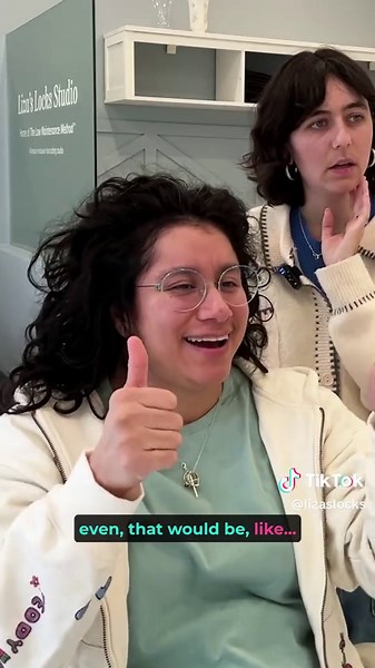 Nubia wants a nice even haircut for those beautiful curls! I think we can do that ✨ #torontohairstylist #torontohairdresser #torontohair #curlycut #lizaslocks