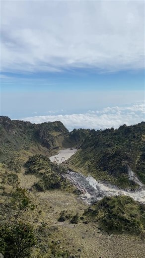 Menaklukkan Gunung Sumbing: Destinasi Pendaki Favorit