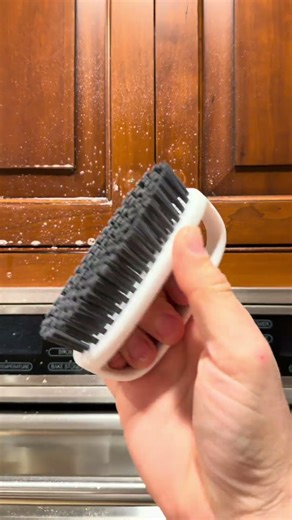 How to clean cabinets - the EASY way