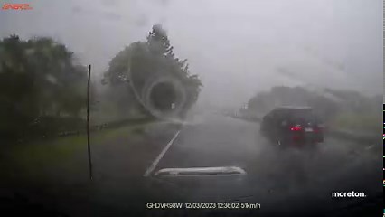 Strathpine | Rainfall is heavy, with localised flooding and strong winds creating debris on the roads. Keep a safe distance while driving. | Moreton City News