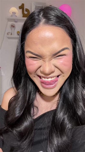 chikana (@paupelaez_)’s video of Make Up