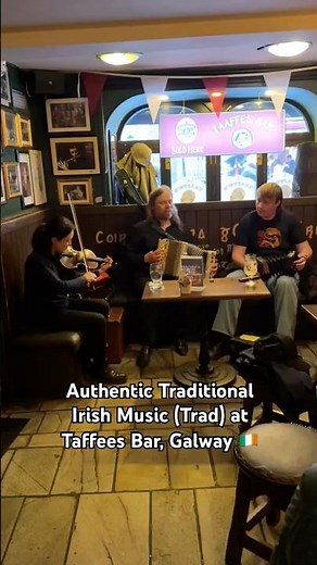 Authentic Traditional Irish Music (Trad) at Taffees Bar, Galway 🇮🇪