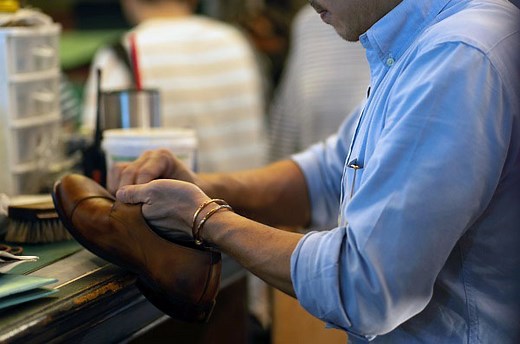 Shoe Goo Vs. Gorilla Glue: Which Do You Need? - SootheYourFeet.com