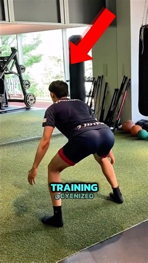 “What is bro training for😭”(@quattrocoremasa)