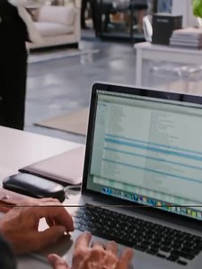 2.2K views · 22 reactions | Top Player Returns to the Workplace — Downshifting to Start Fresh! #film #movie #filmclips #filmtok #oldman #robertdeniro #annehathaway #intern #goodmovie #fyp #clips #part7 #movieclips | YesDay | Facebook