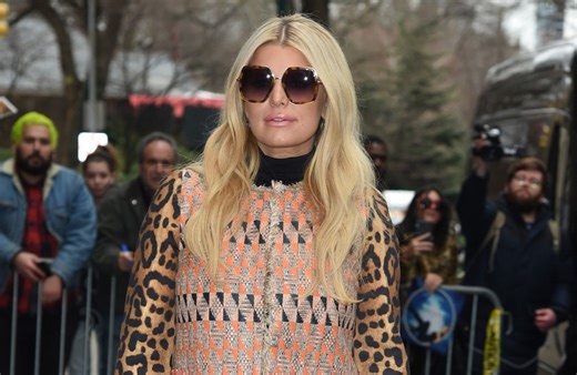 Jessica Simpson's 'feet were sweating' during her live performance on American Idol