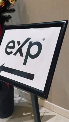 Cluj-Napoca, ne-ai dat energie maximă! 🔵 Mulțumim tuturor celor care au fost alături de noi la lansarea eXp Cluj-Napoca – agenți, parteneri, prieteni. A fost doar primul pas pentru comunitatea eXp în România. #imobiliareromania #imobiliarecluj #exprealty | eXp Romania