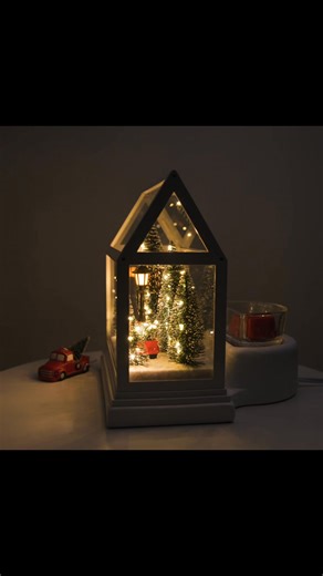 Dashing Through the Pines Limited-Edition Holiday Warmer COST: $160 One of our favorite holiday traditions is coming soon. The 2025 Limited-Edition Holiday Warmer, Dashing Through the Pines, is a special décor piece with a nostalgic nod to an ever-popular Scentsy Warmer. A winter scene featuring the Red Retro Truck and a forest of trees adorned with holiday lights offers a magic glow that captures all the warmth and joy of the season. This stunning Warmer is our 10th annual limited-edition holid