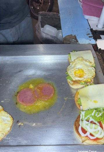 Burger Telur Kornet Keju Spesial 10 Ribu