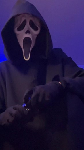 What’re you so scared for? 🤔 Also finally got the 2022 robe in 🖤#ghostface #scream #ghost #screammovie #scream6 #scream5 #fyp #foryou #foryoupage #slasher #horror #cosplay #cosplayer