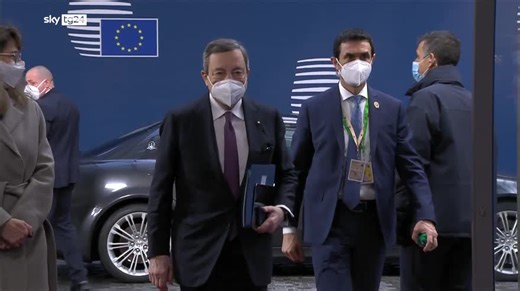 Indonesia, allerta per il vulcano Anak Krakatoa: intensa eruzione