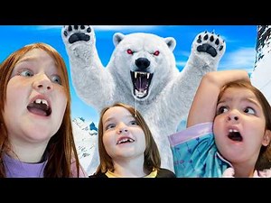 ESCAPE the NORTH POLE!! a Polar Bear attack in Roblox! can Adley Niko & Navey save Santa & Christmas