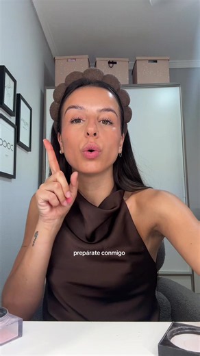 Preparada para la graduación: maquillaje y outfit fáciles