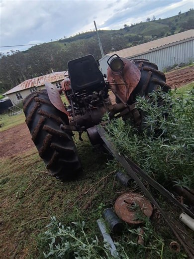 old lister cs is spinning freely, need to get back to working on it more, good to have it moving #lister #listerdiesel #listercs