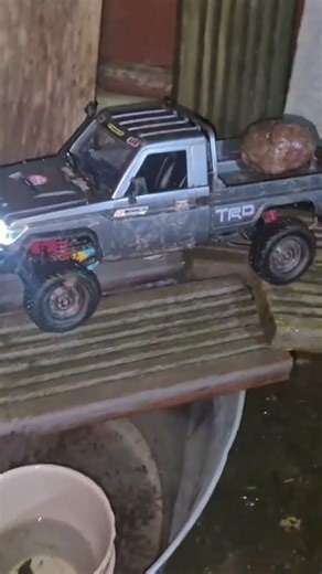 mn82pro carries rock over homemade course #mn82pro #crawlercourse #mnmodel #rccrawler #Toyota #rc