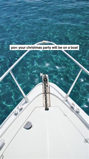 Who needs mistletoe when you’ve got ocean views and good company? 😉🎅 #perthboatcharter [perth private boat charter, party boat hire, luxury cruises, perth boat hire, swan river, carnac island, rottnest island, perth events, perth venues] | Exclusive Charters