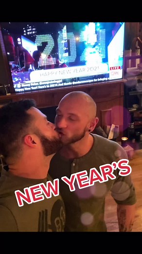NEW Year’s Kiss