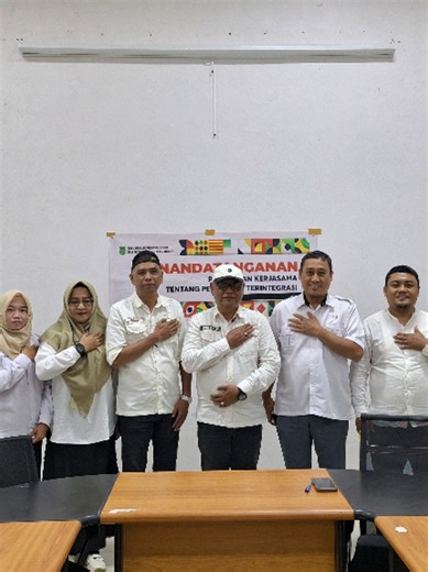 Rabu, 28 Januari 2026 Penandatanganan Perjanjian Kerja Sama Pelayanan Administrasi Kependudukan Terintegrasi dengan UPT. Puskesmas Sungai Raya, UPT. Puskesmas Sungai Guntung dan Praktik Mandiri Bidan Bd. Vovi Ridolvi, S.Tr.Keb #dukcapilprima #disdukcapilinhil #dukcapilgodigital